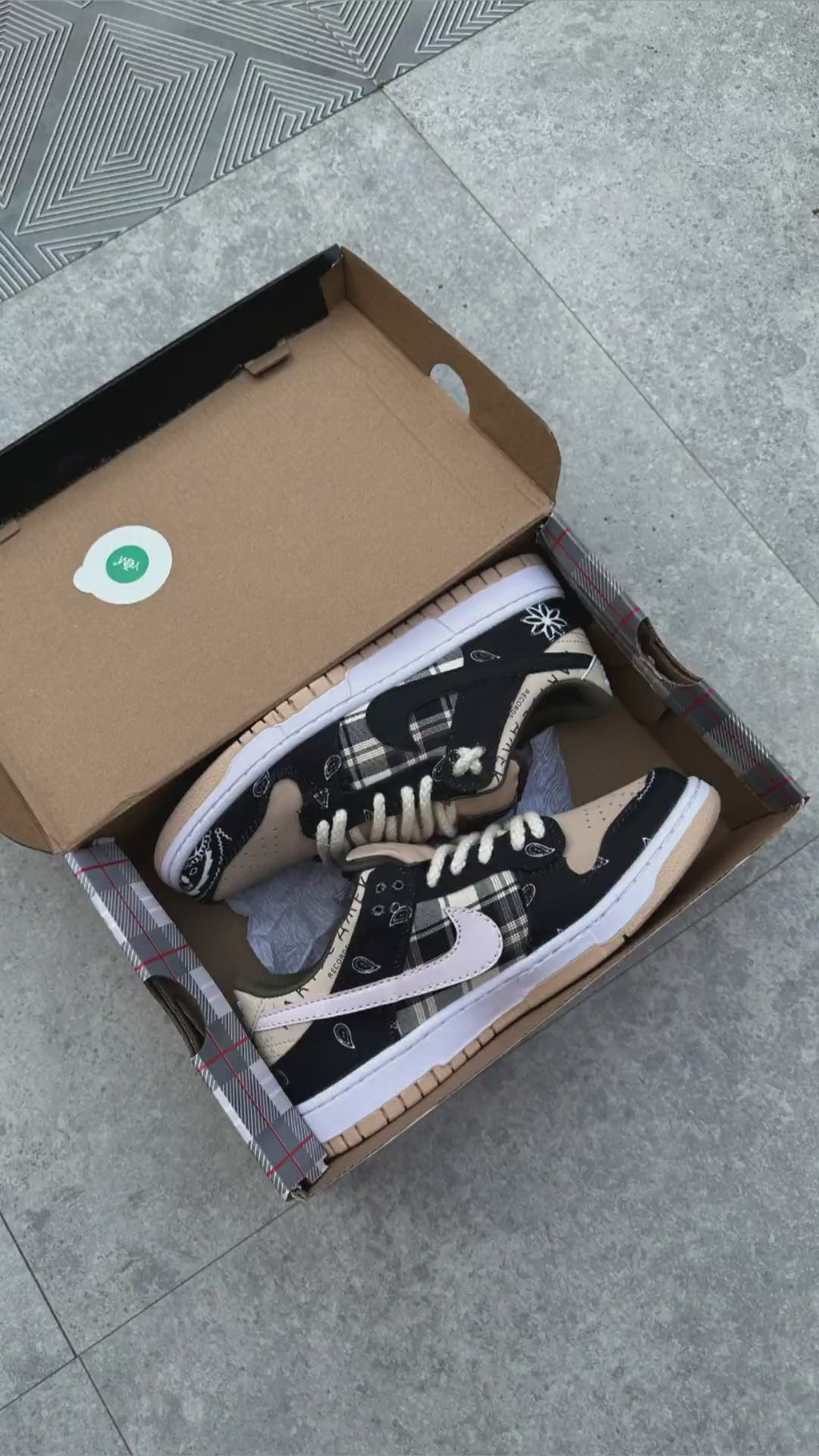 Travis Scott bandana