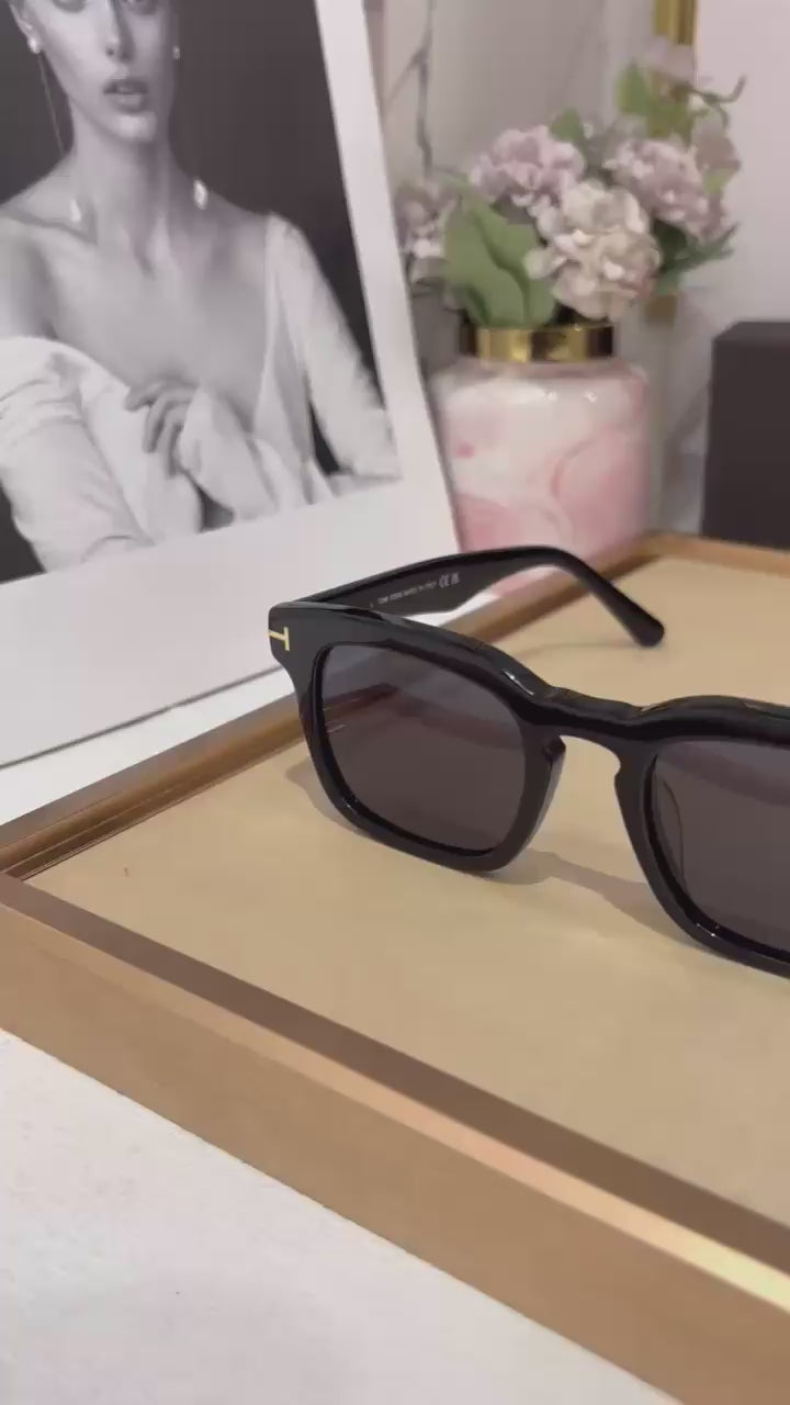 TF unisex sunglasses