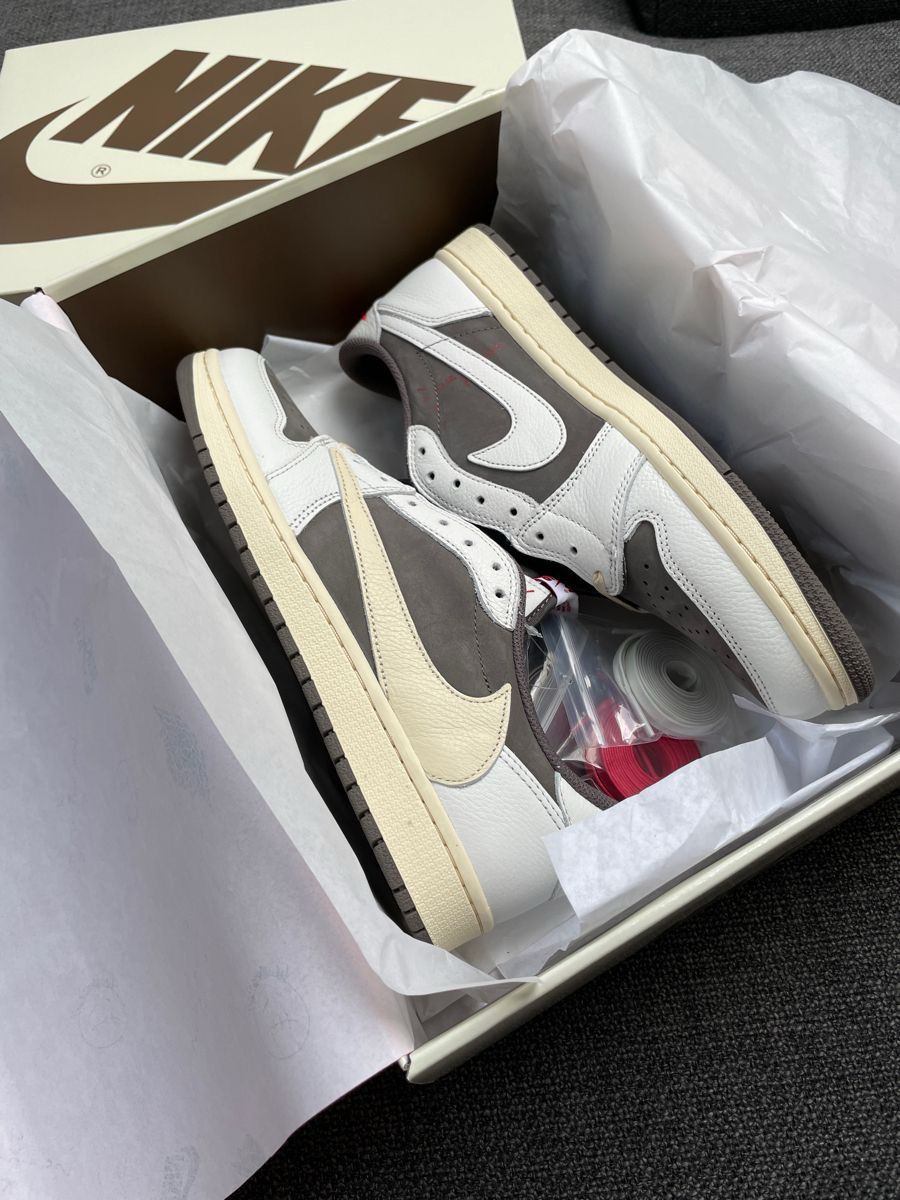 AIR JORDAN RETRO 1
