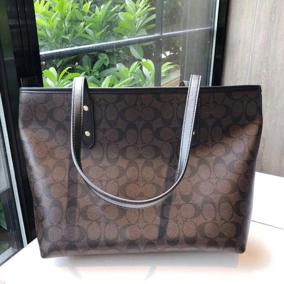 Mickey mouse city tote bags