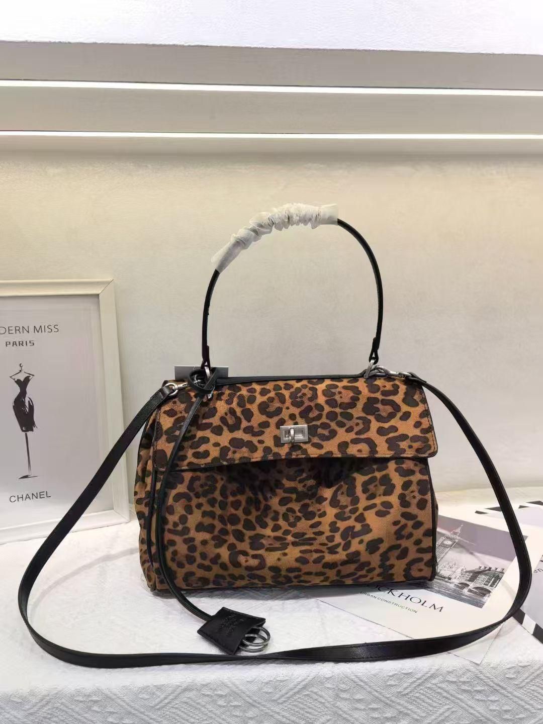 LEOPARD SHOULDER BAG