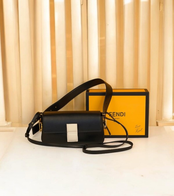 BAGUETTE LIMITED EDITION SHOULDER BAG