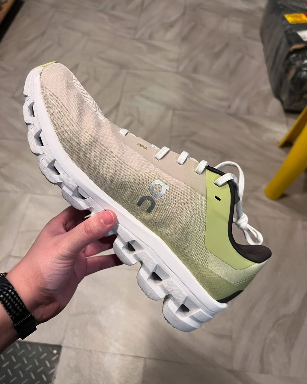 On Running Cloud Flow 4 Zest Frost