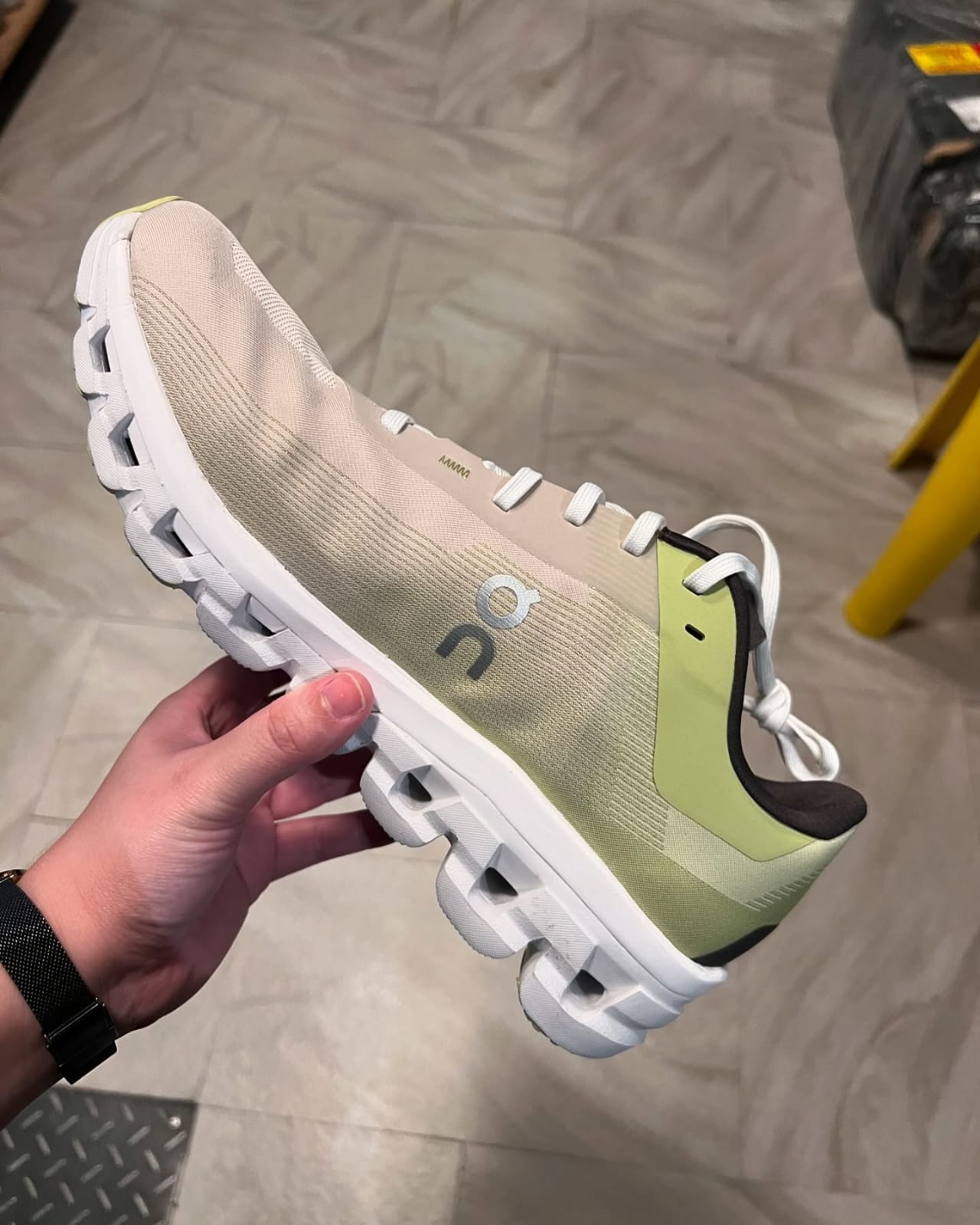 On Running Cloud Flow 4 Zest Frost