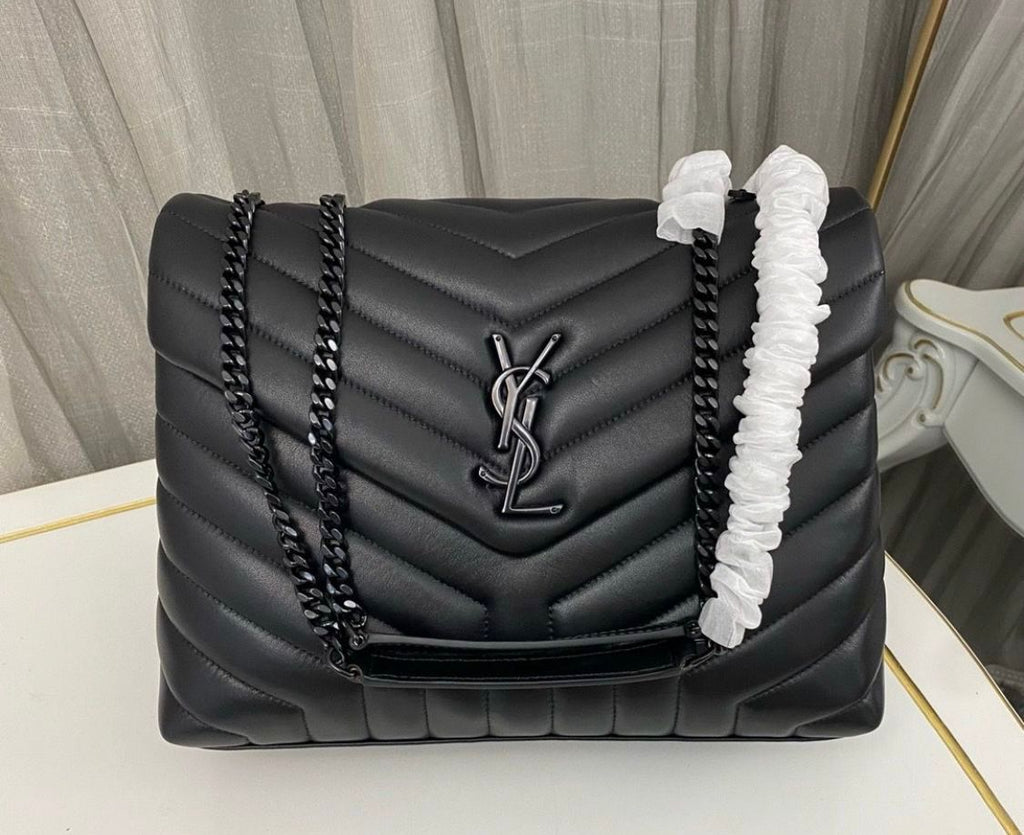 Medium Classic Quilted Shoulder Bag