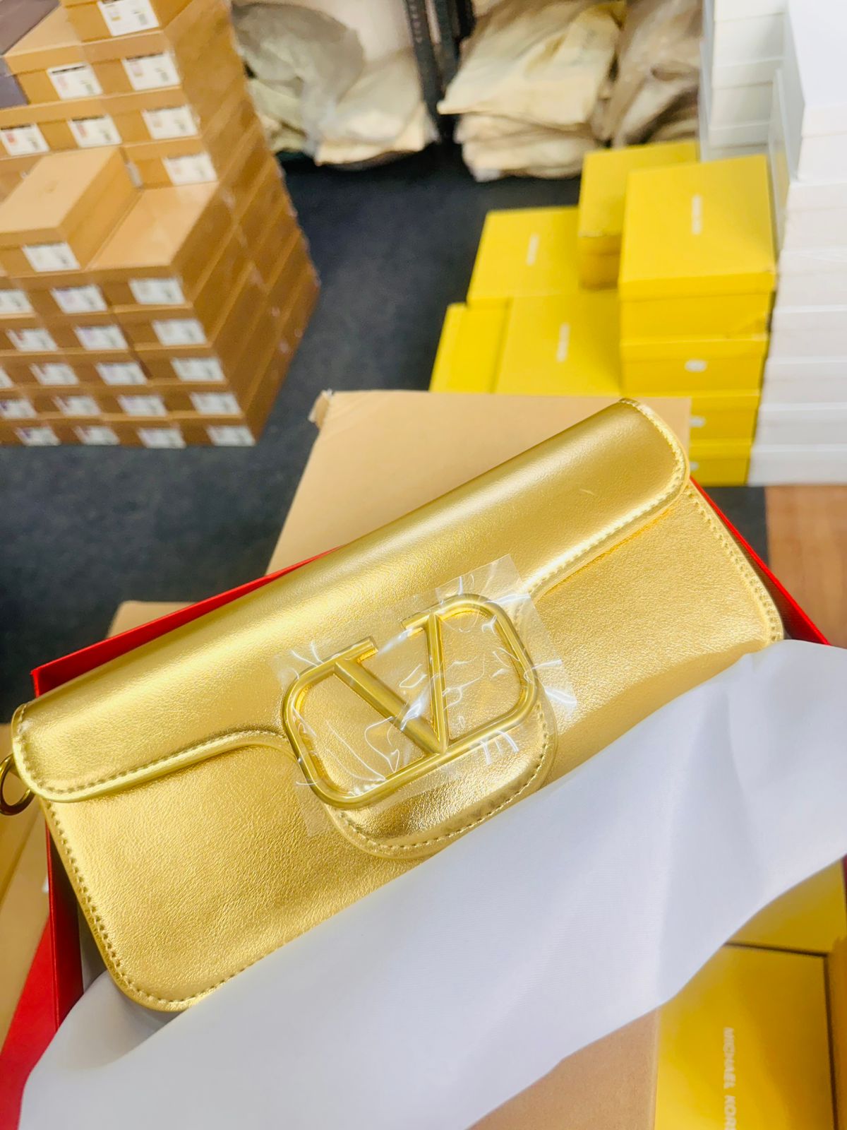 VLOGO SIGNATURE CHAIN BAG