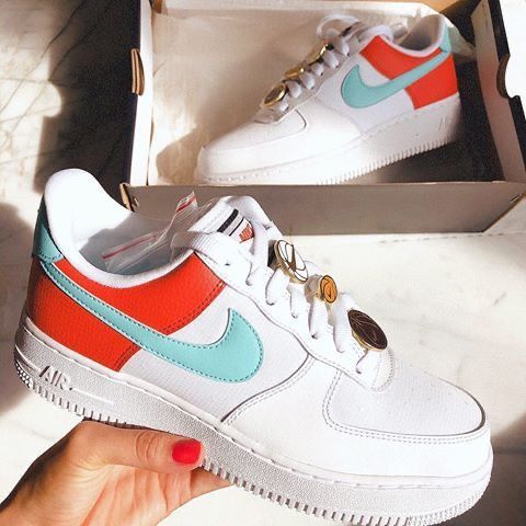 AIR FORCE SNEAKERS