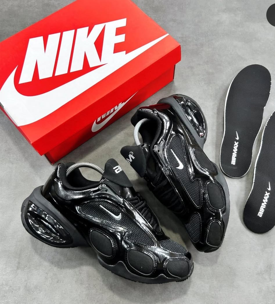 AIRMAX MUSE TRIPPLE BLACK