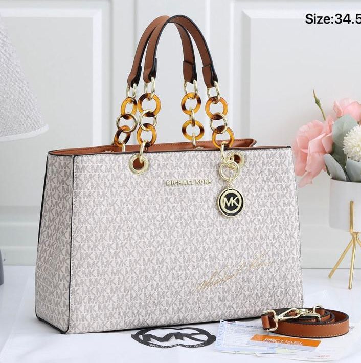 CYNTHIA CLASSIC TOTE BAG