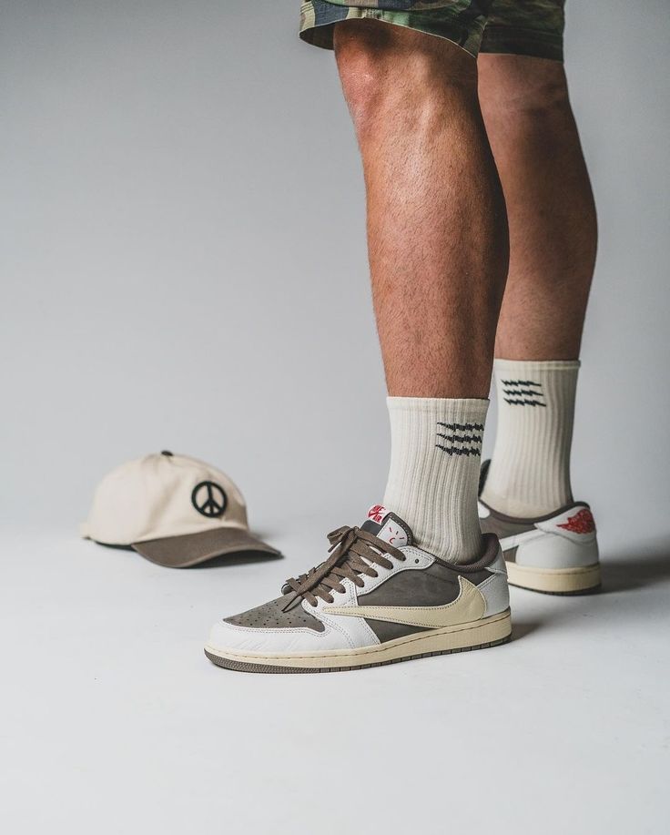 AIR JORDAN RETRO 1