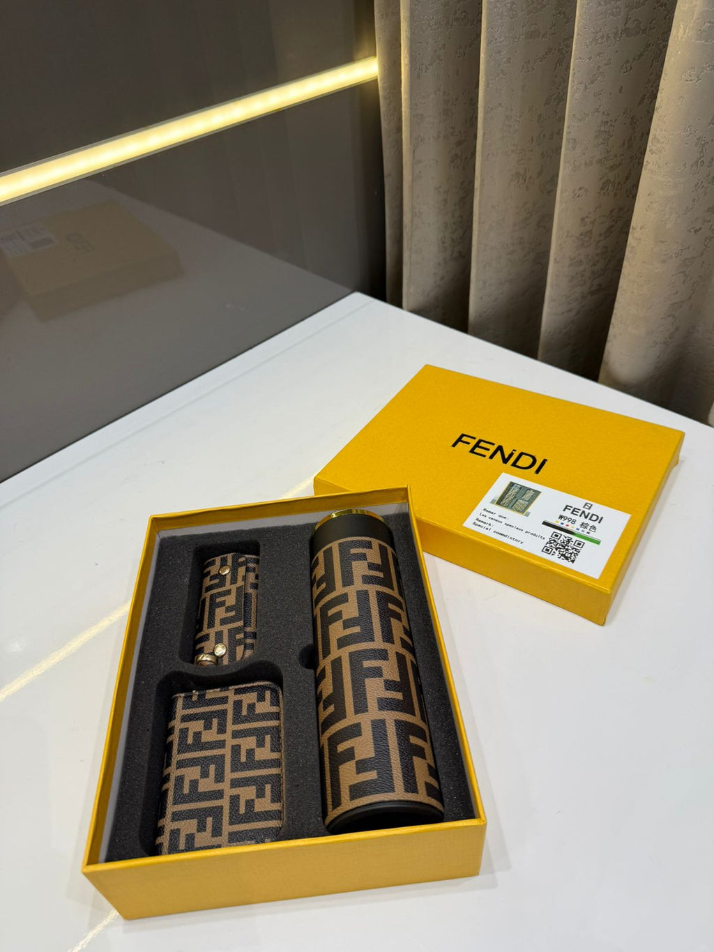 Set thermos and key holder