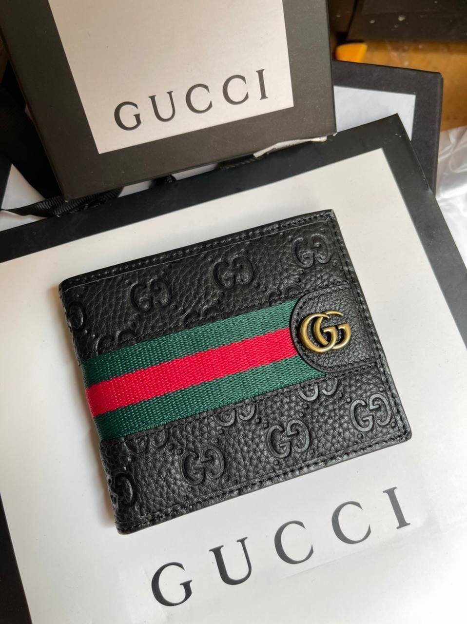 Assorted branded mens wallet