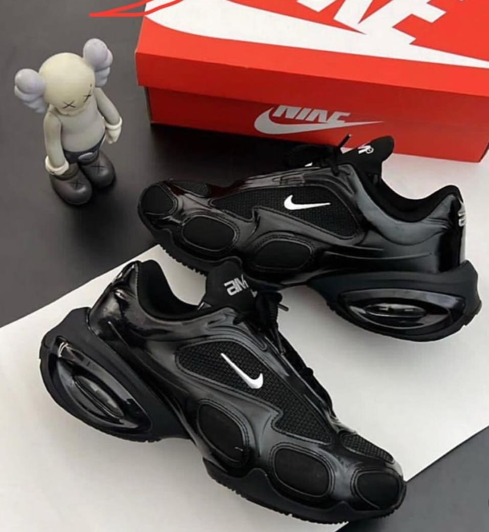 AIRMAX MUSE TRIPPLE BLACK