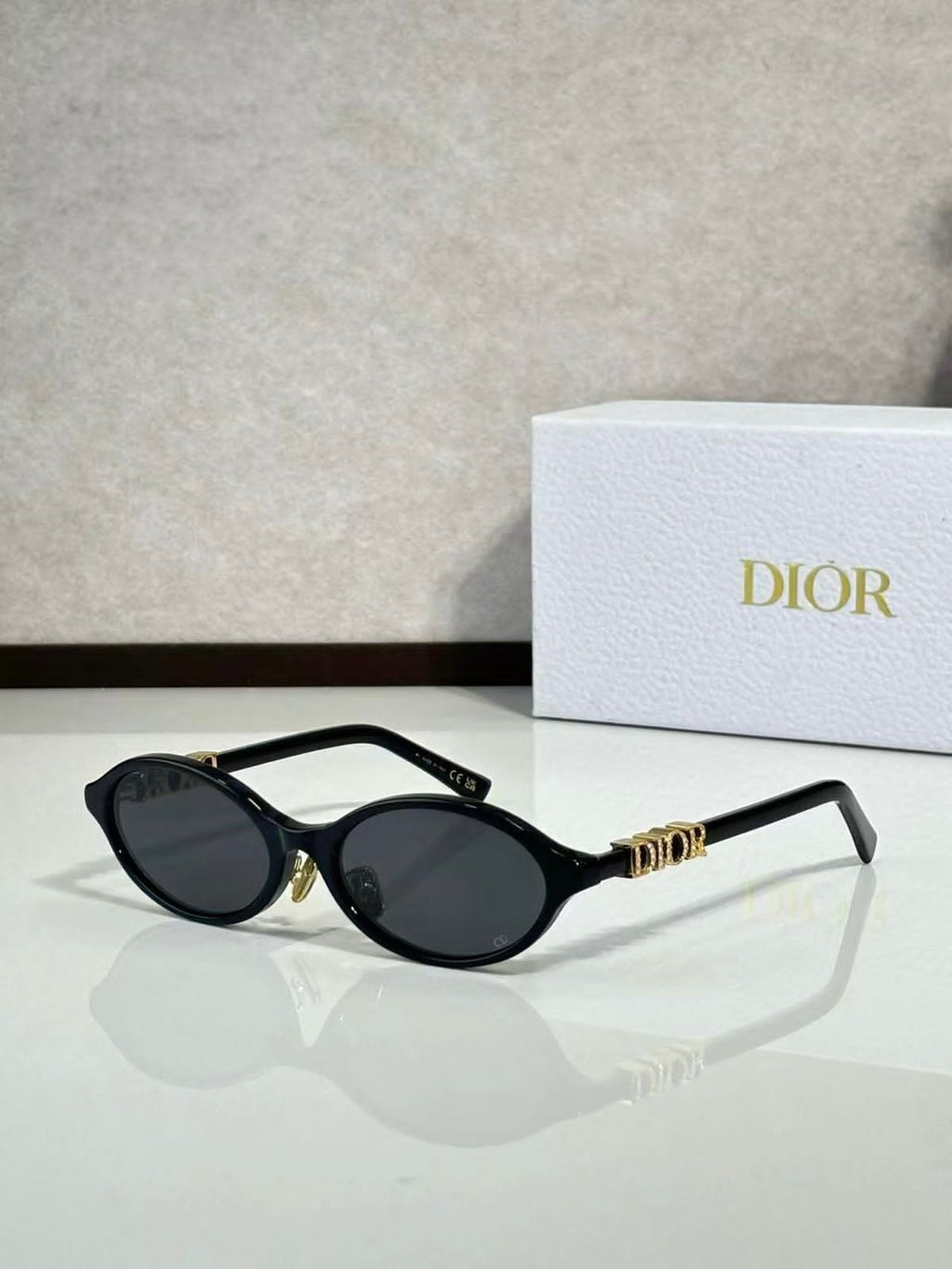 WOMEN SUNGLASSES