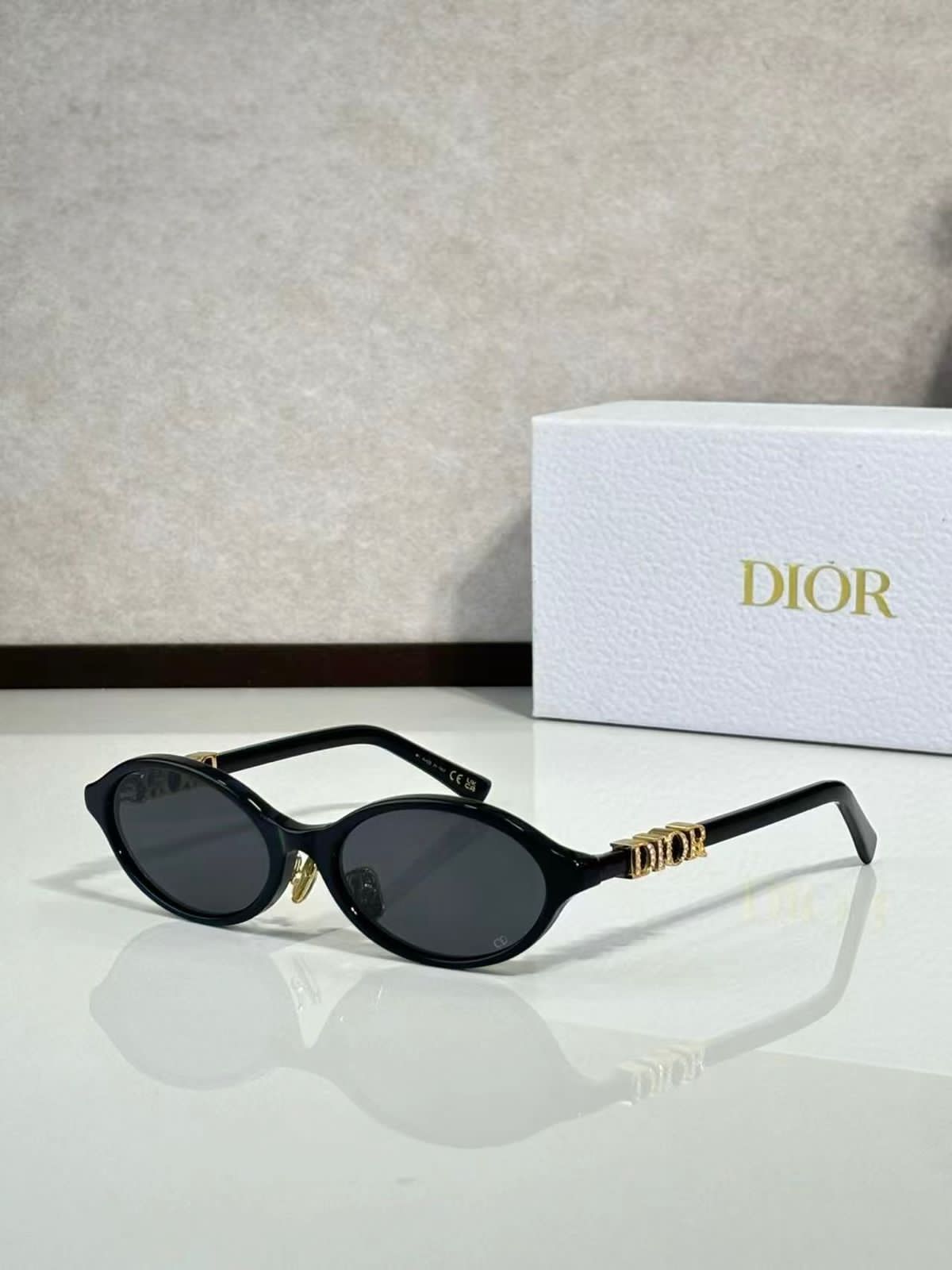 WOMEN SUNGLASSES