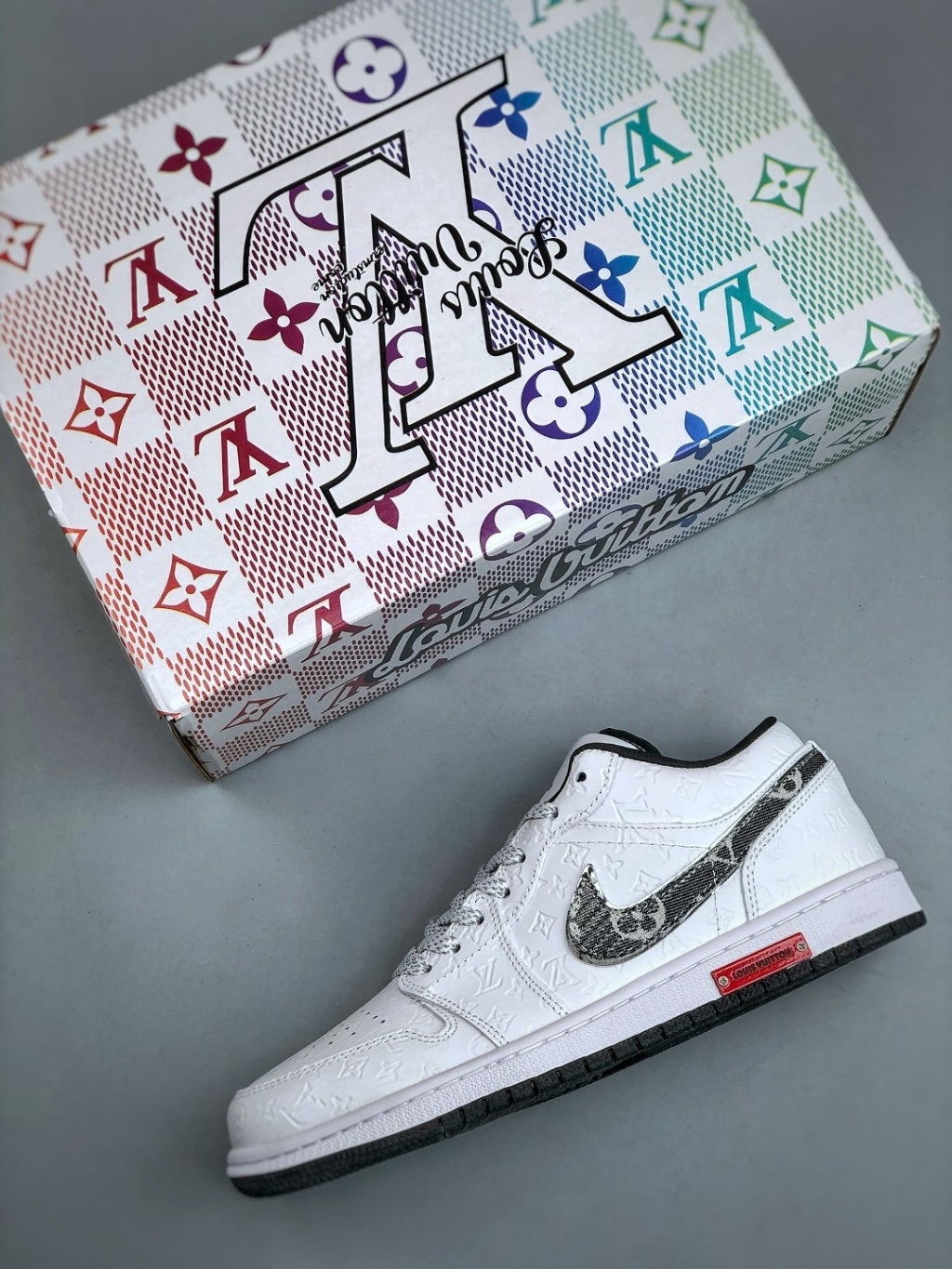 NIKE AIR JORDAN RETRO 1