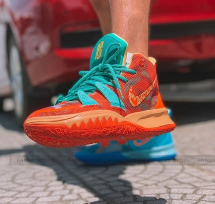 Kyrie 7 SNEAKER ROOM FIRE WATER
