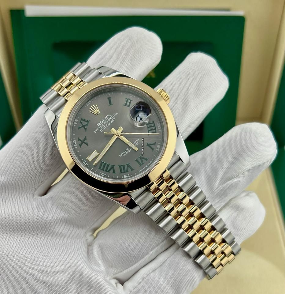 Premium quality watch