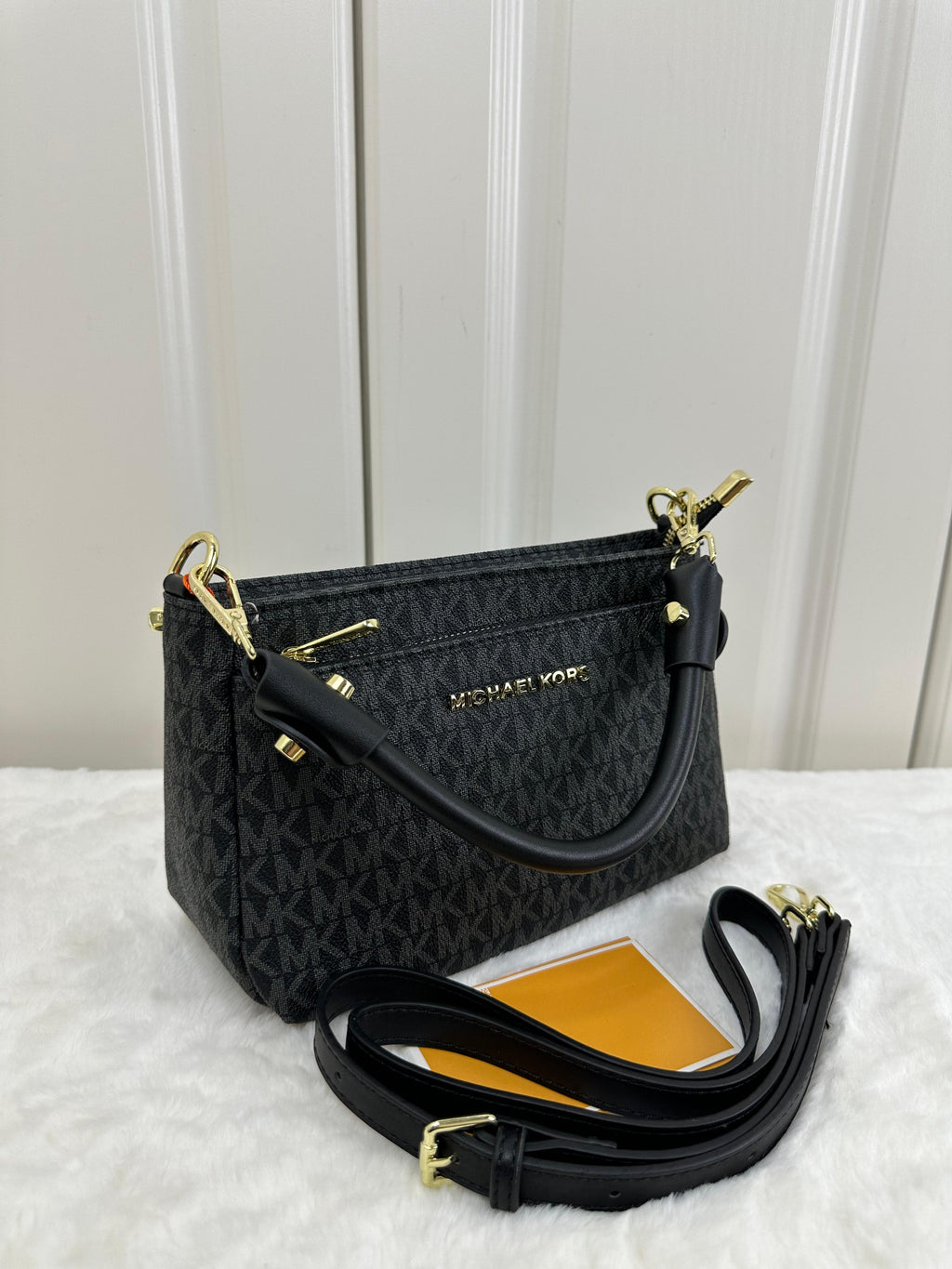 MK SHOULDER BAGS