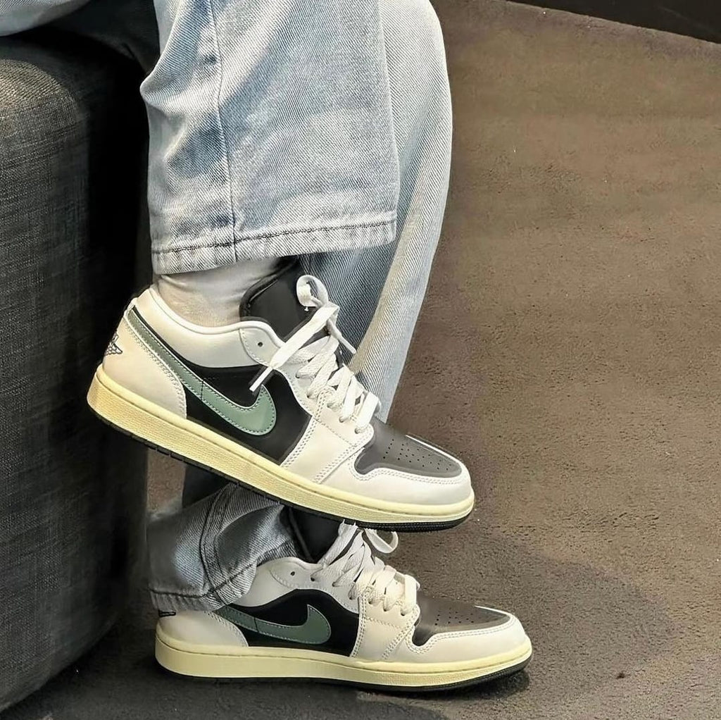 AJ Retro 1 Jade-Smoke