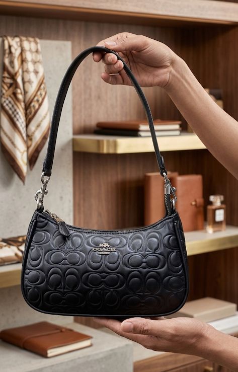 CC SHOULDER BAGS