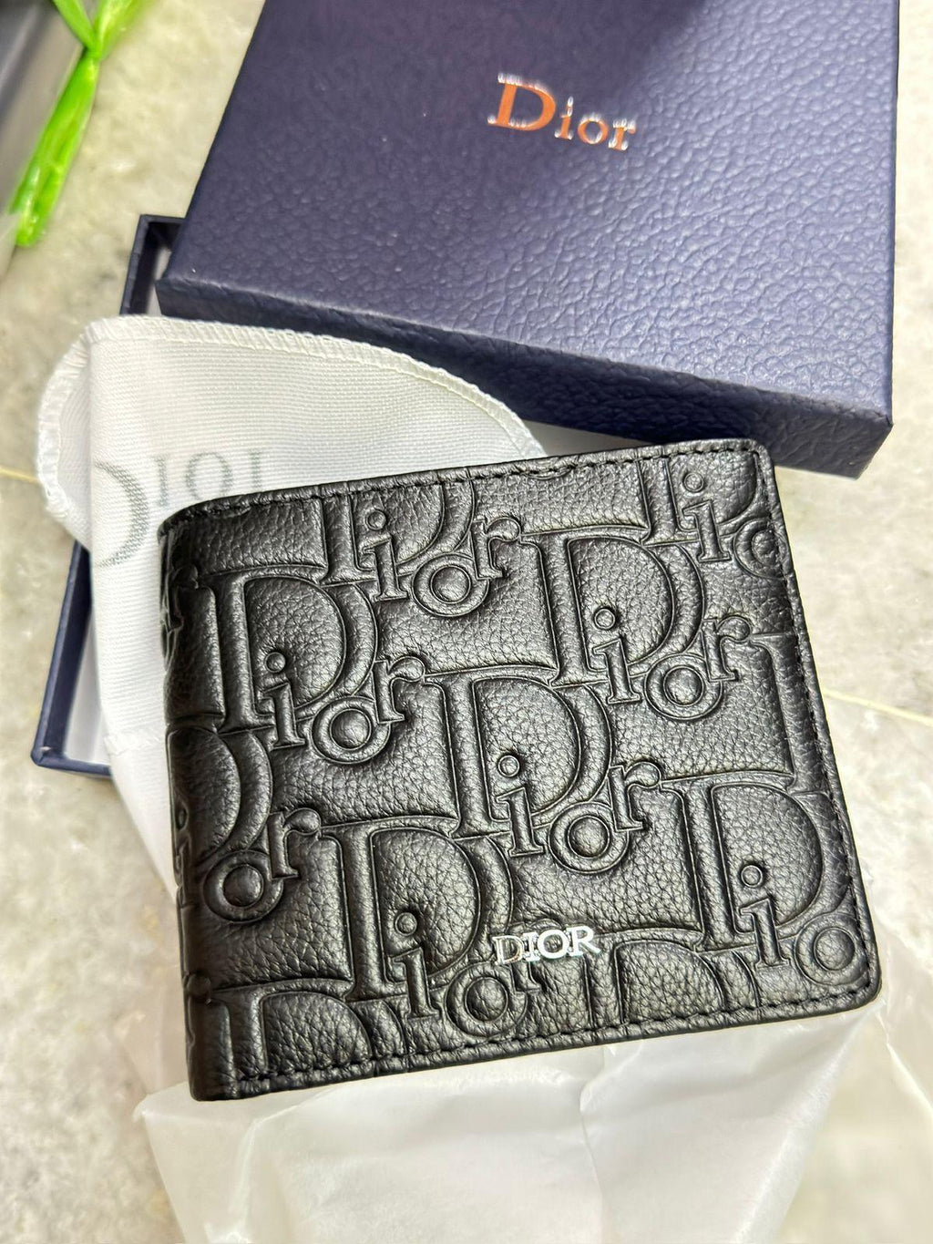 Assorted branded mens wallet