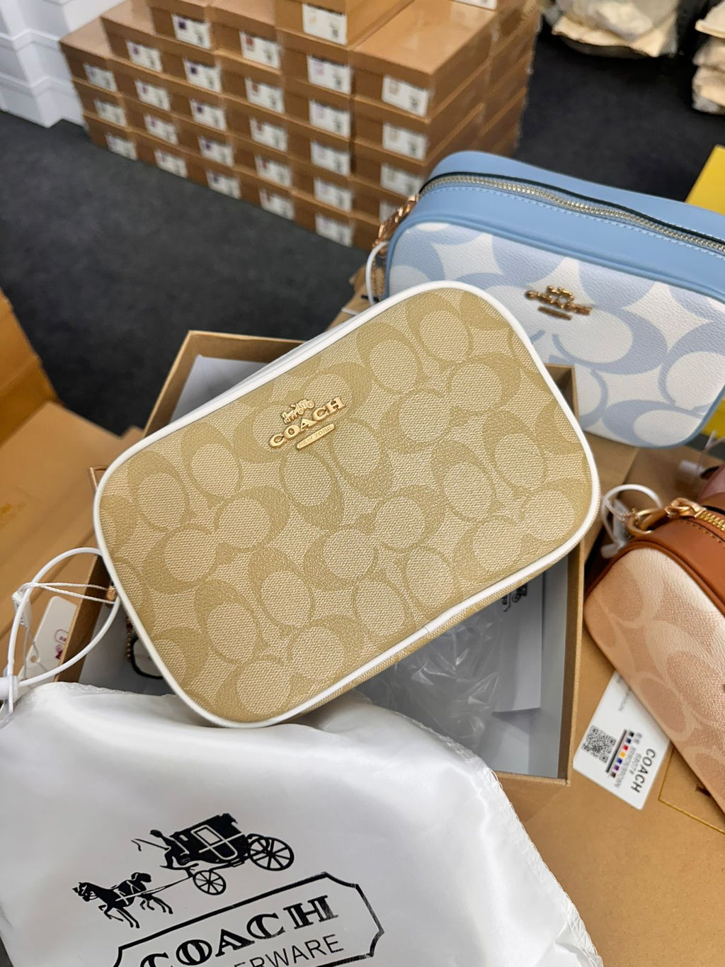 CC CROSS BODY SLING BAGS