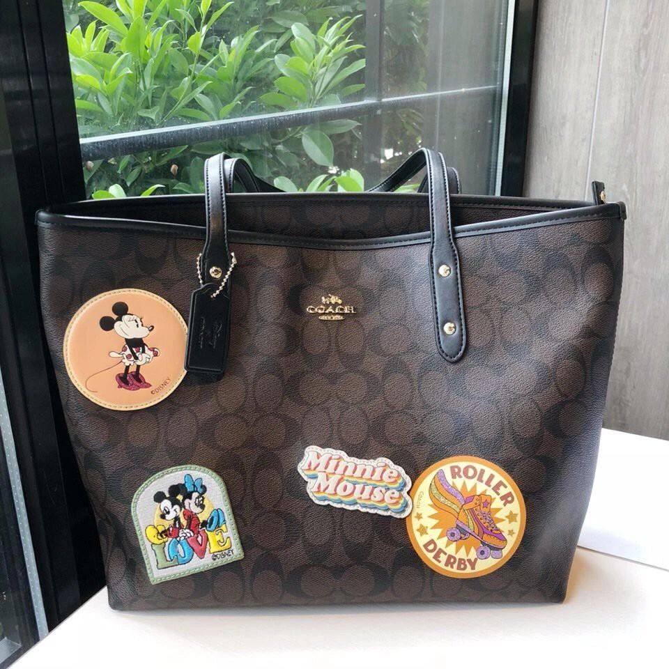 Mickey mouse city tote bags