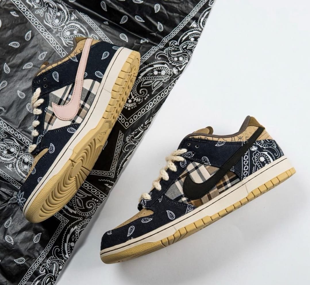 Travis Scott bandana