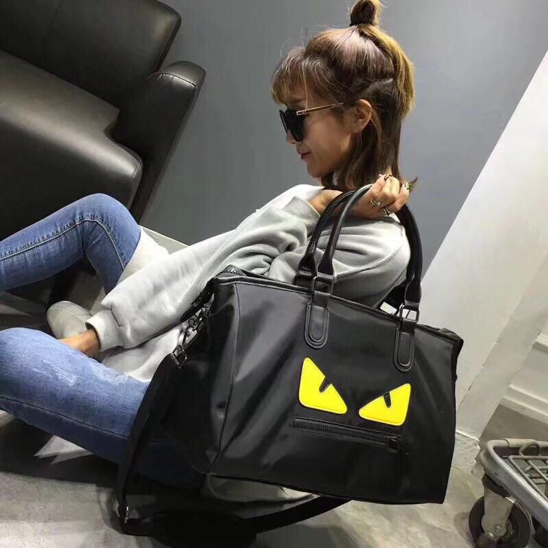 ASSORTED DUFFLE HAND BAGS