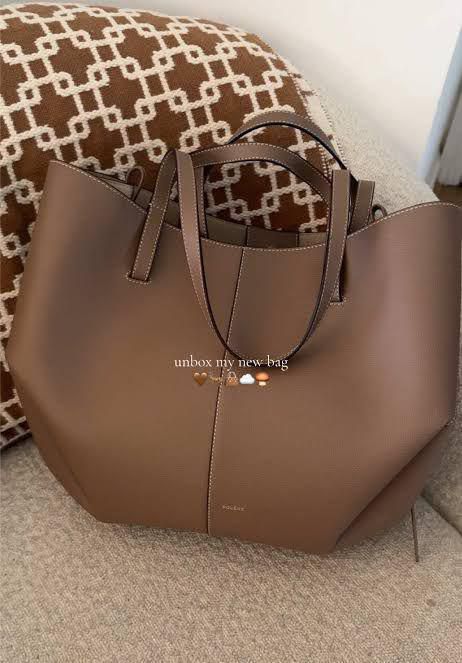 TOTE BAGS FOR WOMEN