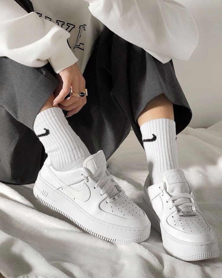 WHITE SNEAKERS
