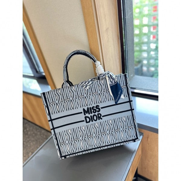 MD premium book tote