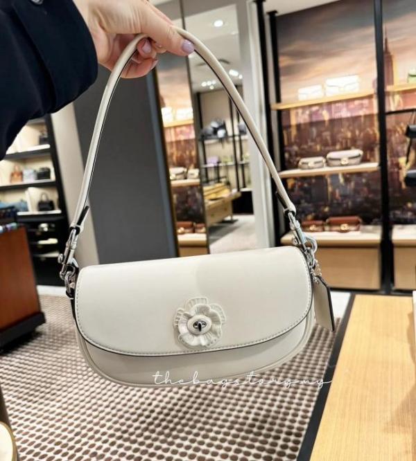 EMMY SADDLE PREMIUM COLLECTION