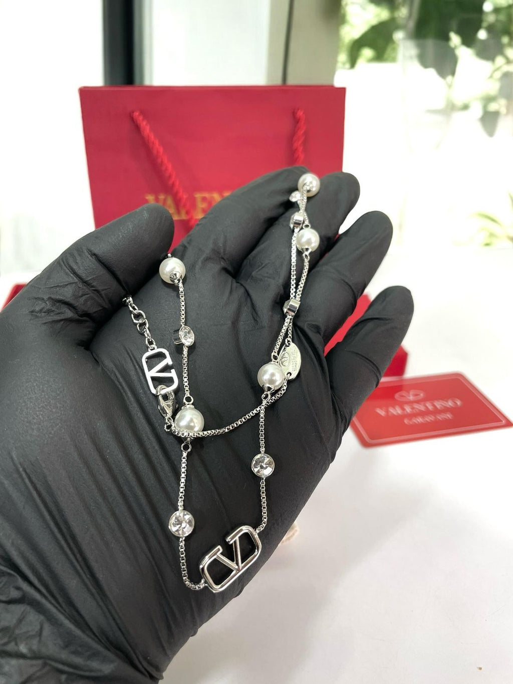 Garavani pearl neck chains