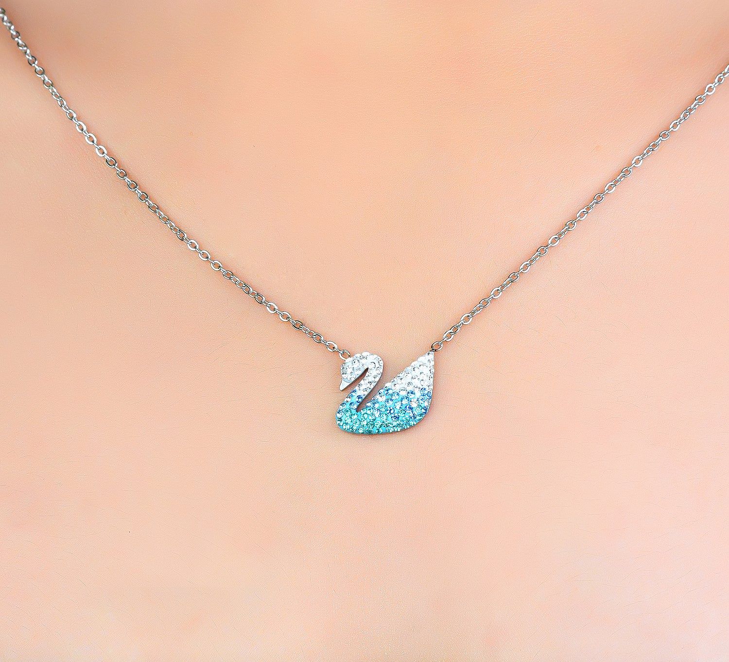 Luxury swan neck chain