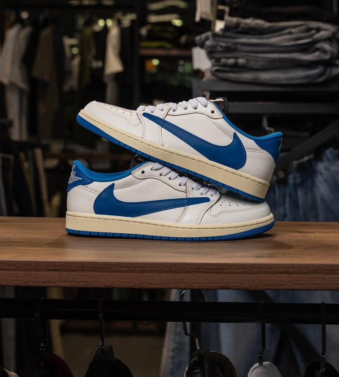 NIKE AIR JORDAN RETRO 1 X