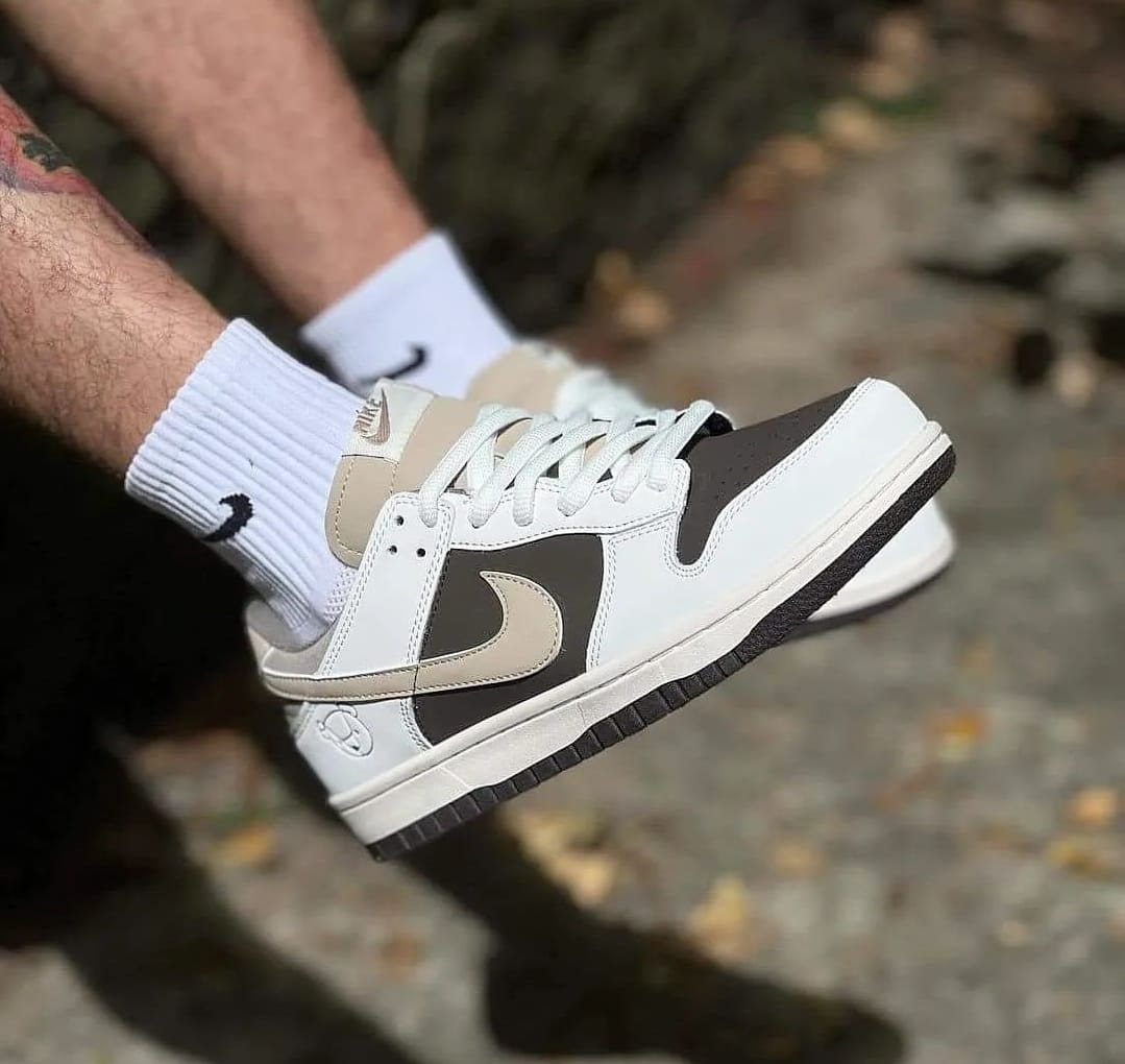 Otomo katsuhiro x sb dunk low dark brown