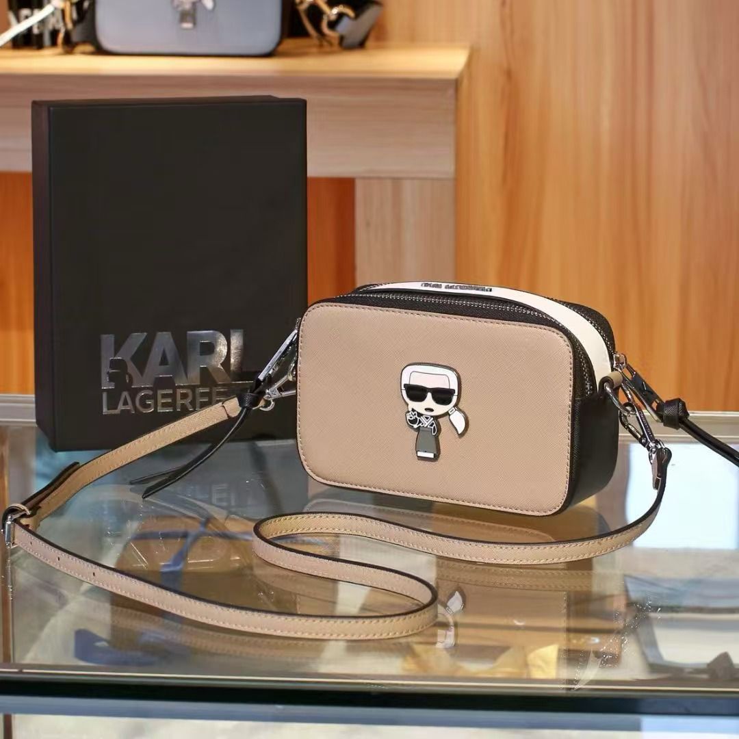 K snapshot sling bag