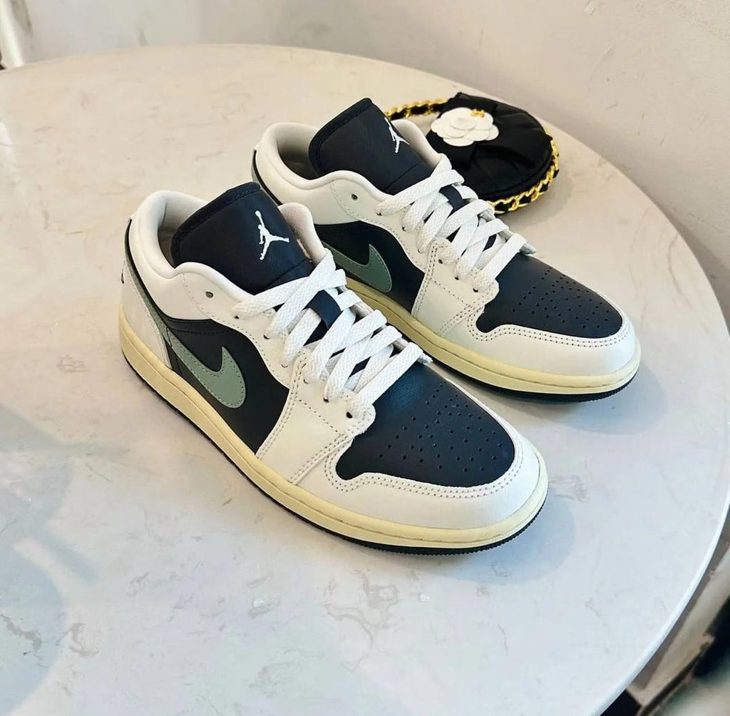 AJ Retro 1 Jade-Smoke