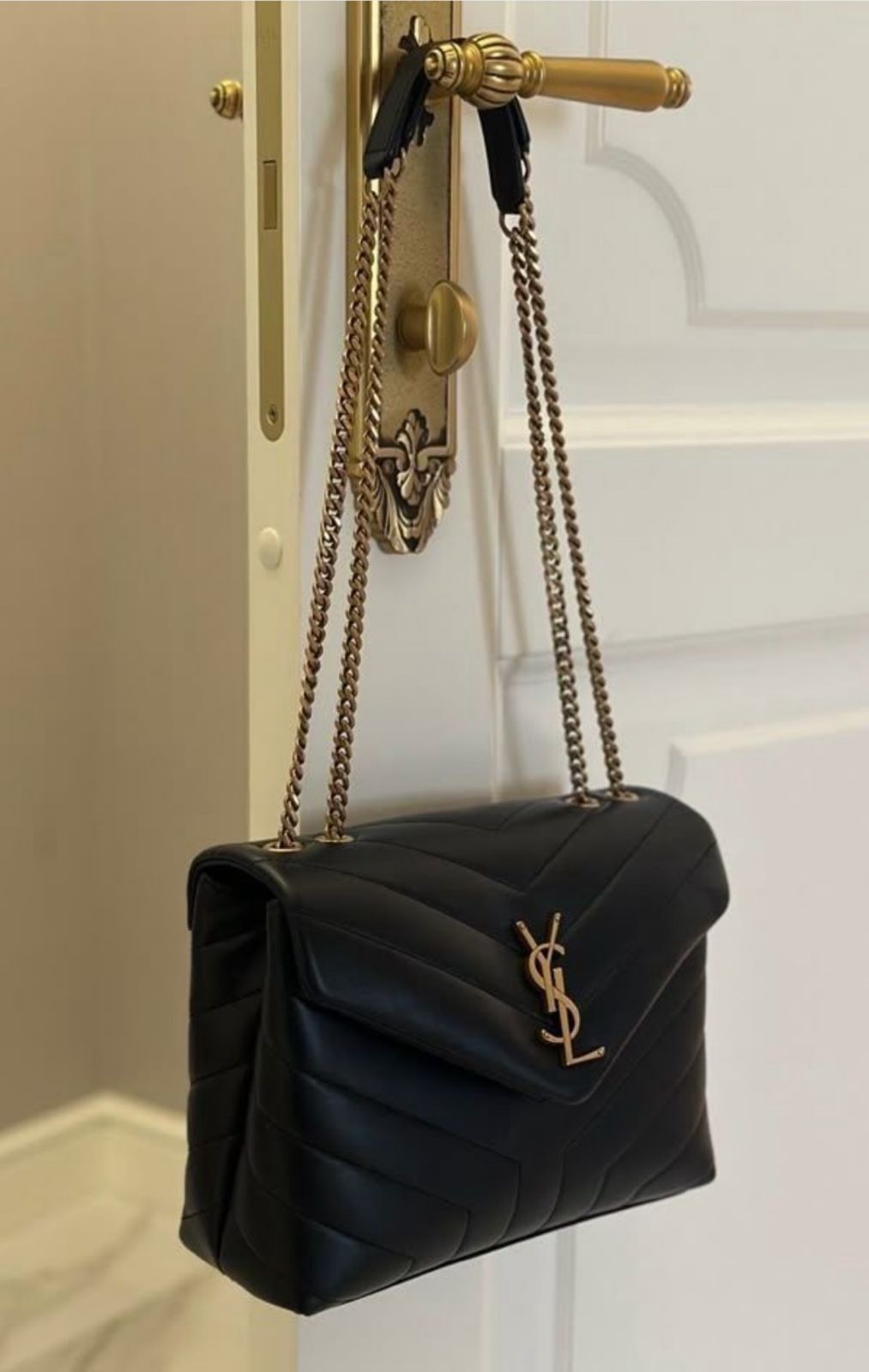 Medium Classic Quilted Shoulder Bag