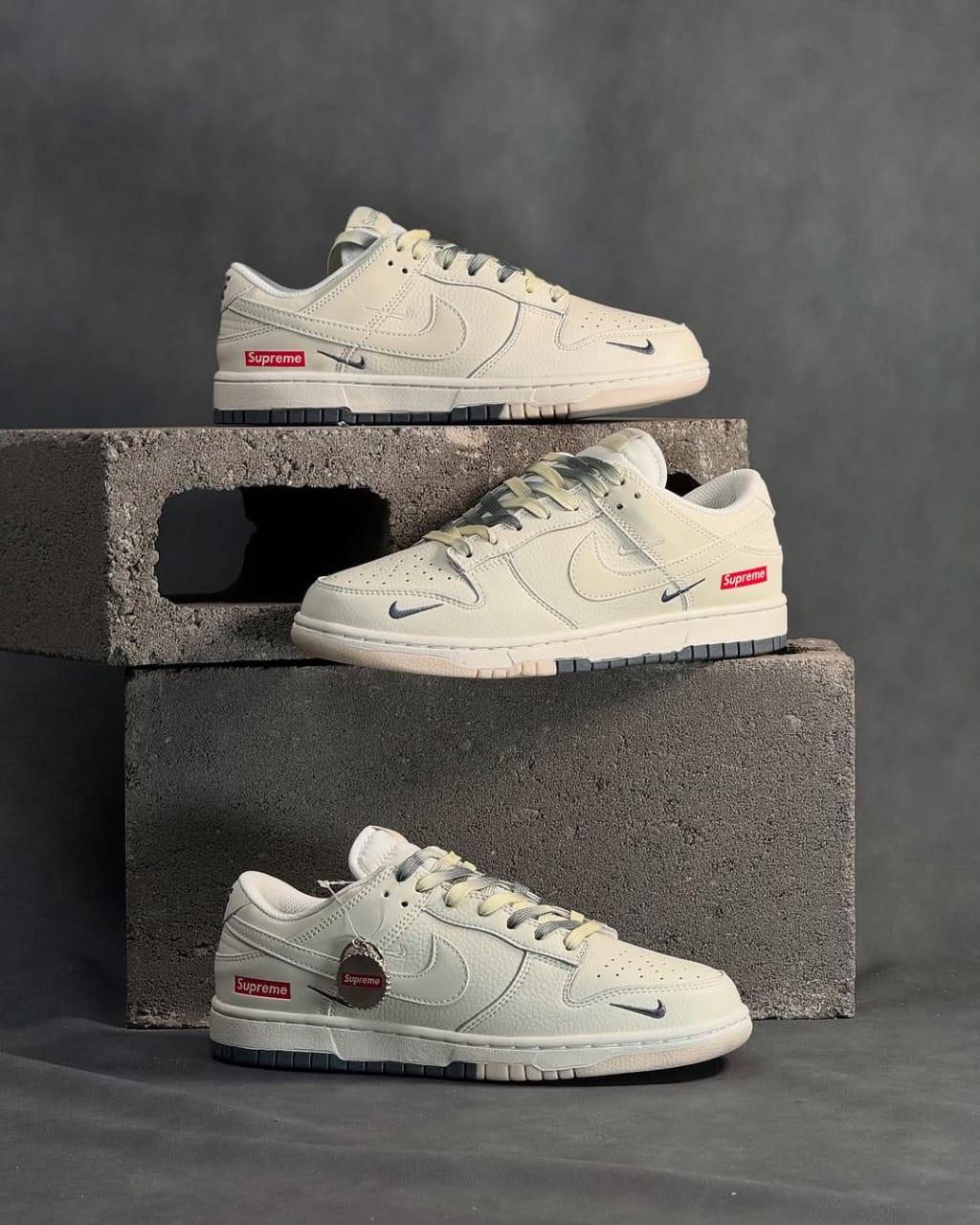 Supreme x Nike DUNK Low