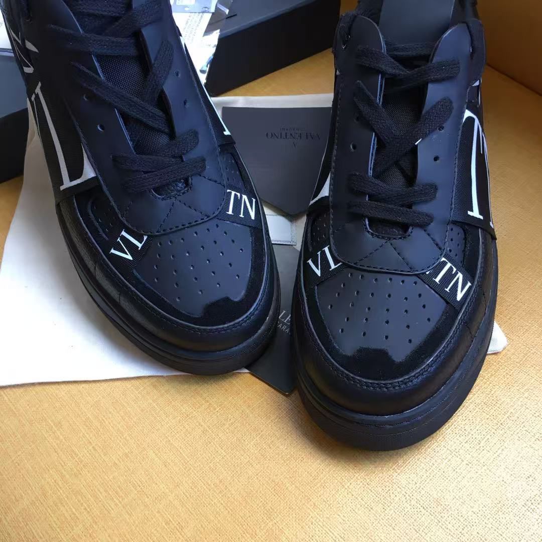 Authentic quality sneakers