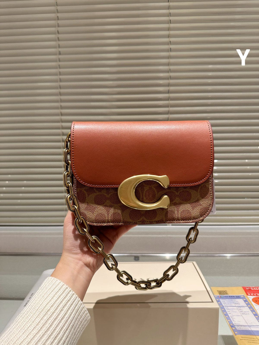 Premium shoulder bag