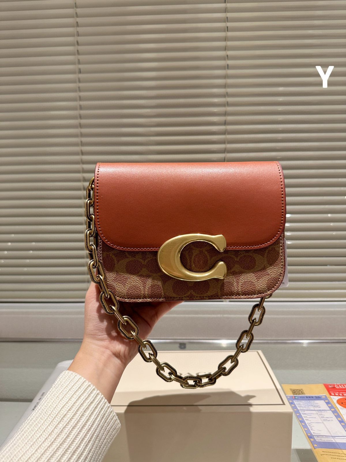 Premium shoulder bag