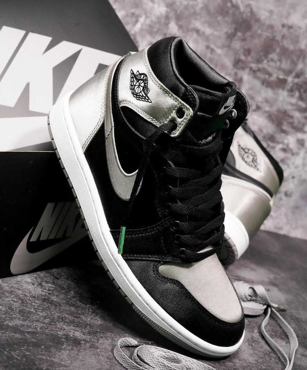 Air jordan retro 1 satin shadow