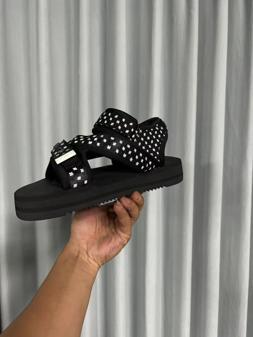 Authentic leather quality sandal