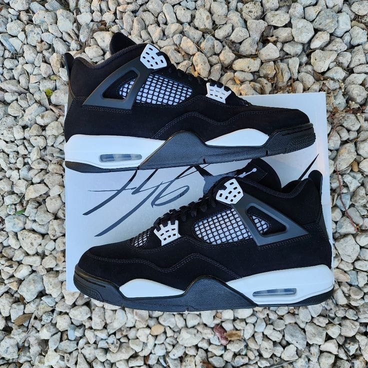 Air Jordan Retro 4