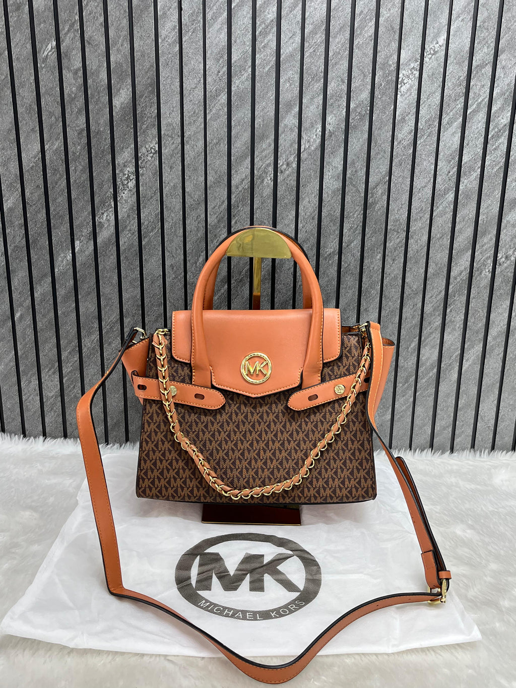 Premium shoulder bag