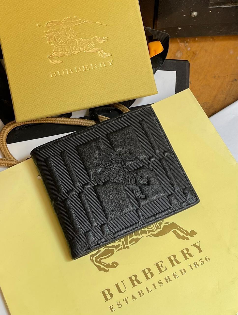 Assorted branded mens wallet